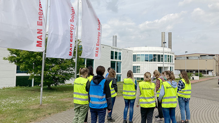 Studenten am Standort in Oberhausen Studenten am Standort in Oberhausen