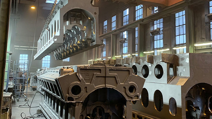 casting of large engine