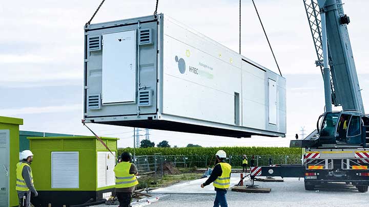 Delivery of an H-TEC SYSTEM PEM electrolyzer Delivery of an H-TEC SYSTEM PEM electrolyzer