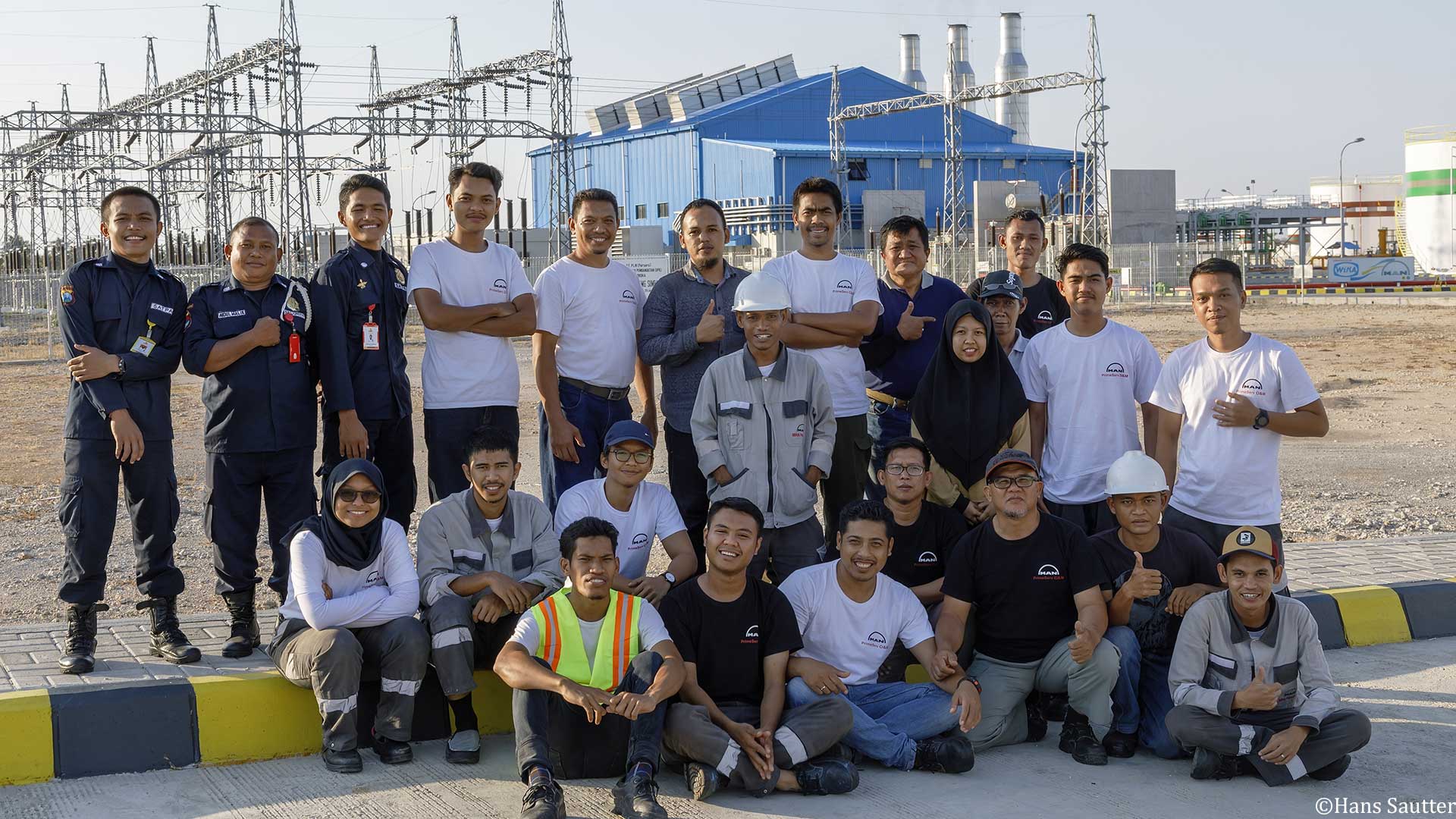 Employees-at-the-new-Sumbawa-dual-fuel-power-plant-in-Indonesia