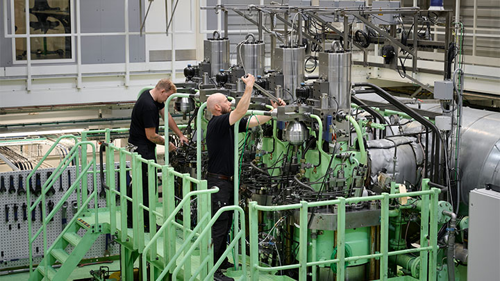 Two-stroke test engine in the MAN Research Centre Copenhagen